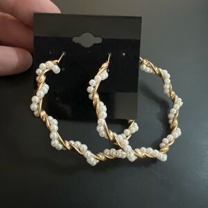 Source Unknown Twisted Gold and Pearl Earrings